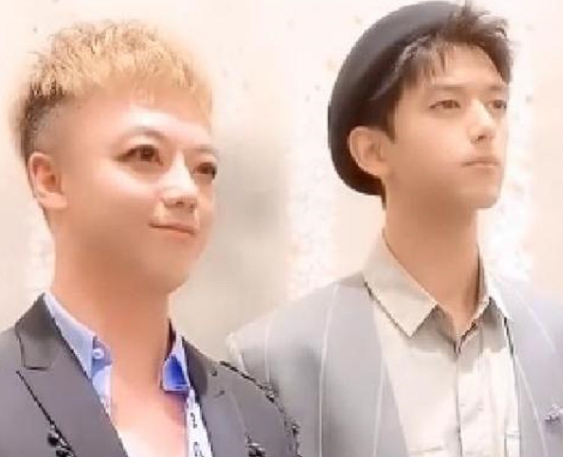 美颜|美颜滤镜加持下：网红都是大美人，明星李现却成了“外星人”！
