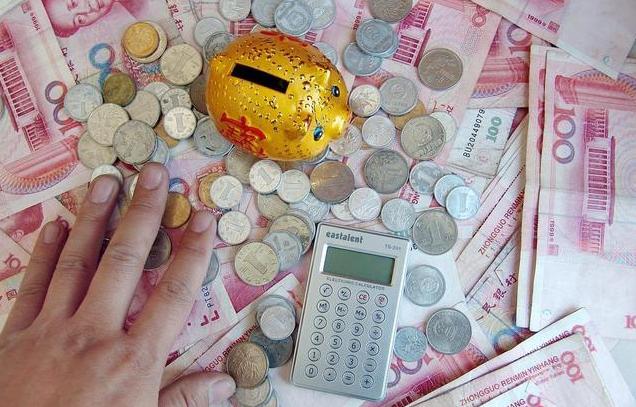 利息@有20万存款的人，别再傻傻存定期了，银行员工：这样存年利息过万