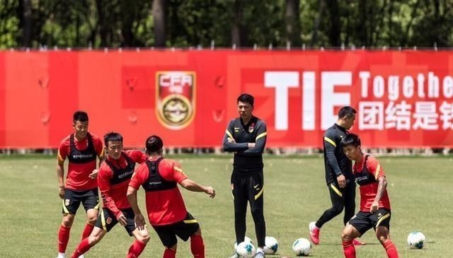 『埃尔克森』国足集训前场选择多，艾克森重回最佳位置，虐菜王或成替补！