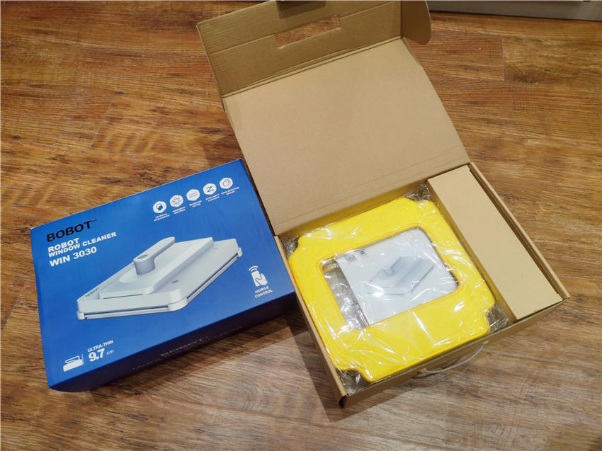 胖刘智汇玩 高楼玻璃危险不好擦,BOBOT智能擦玻璃机:干净高效还安全