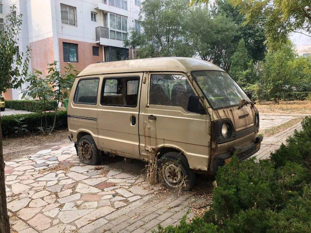 比亚迪宋max|中国式买车现象严重，提车第二天就后悔，都怪“穷人思维”