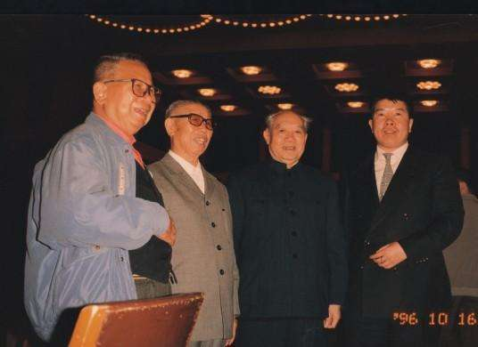 陈赓|他5次重伤,体内残留11块弹片,授中将陈赓不满:我愿给他一颗星