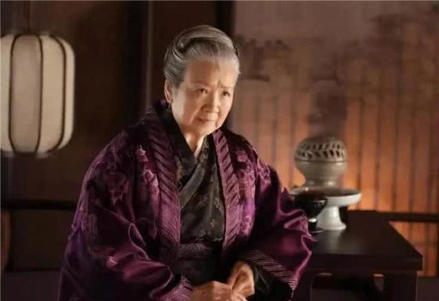 张艺谋|“盛老太太”曹翠芬：29岁出道，74岁走红，真正的“大器晚成”
