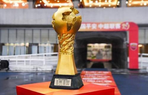 [沈祥福]沈祥福不香！中超大连人急寻“代班主帅”，3名土帅优势更大