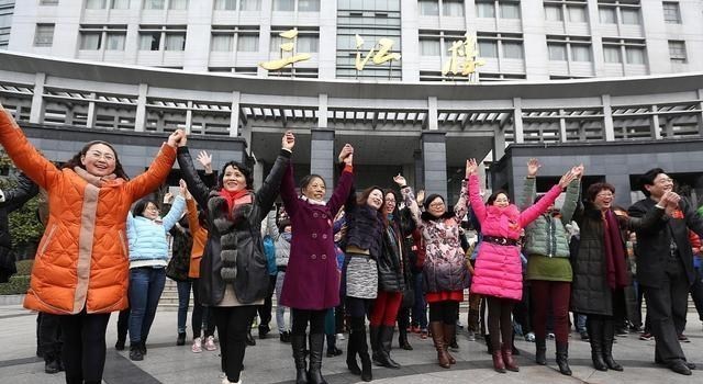 教师|中小学教师闹“男荒”。校长：我们也“慌”。网友：这次没说谎