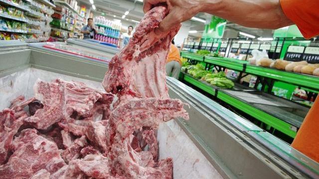 生猪价格|猪价高歌猛进，但需警惕2个下降因素，专家：养猪人切莫执迷不悟