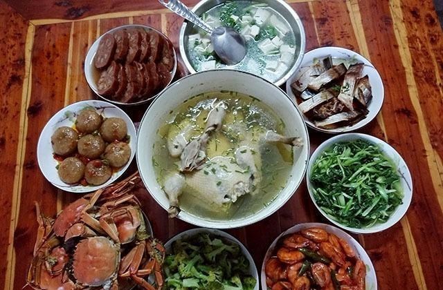 家宴|一家9口的中秋家宴，没有伪装的精致，传统又接地气，都吃光盘了