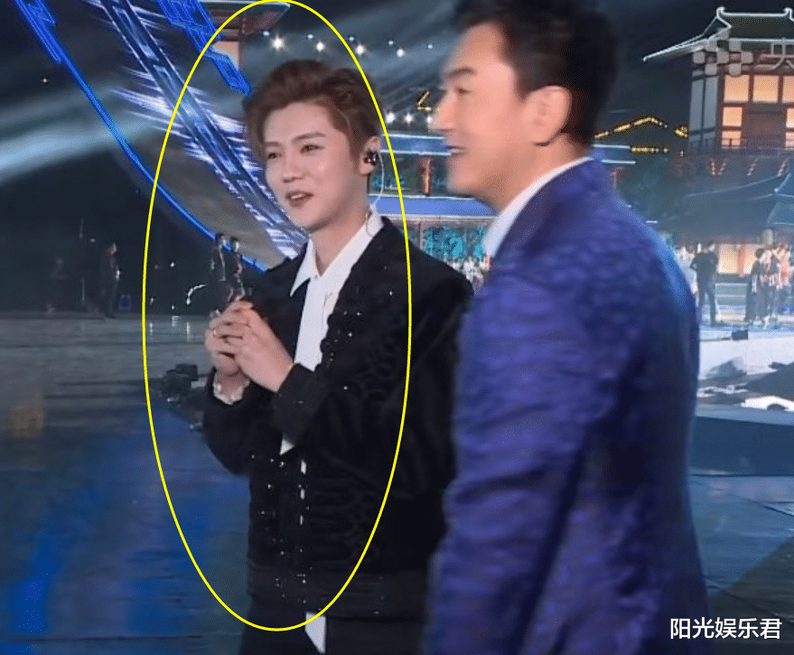 鹿晗|鹿晗被央视原相机拍下，失去了十级精修图，这状态确定不是18岁？