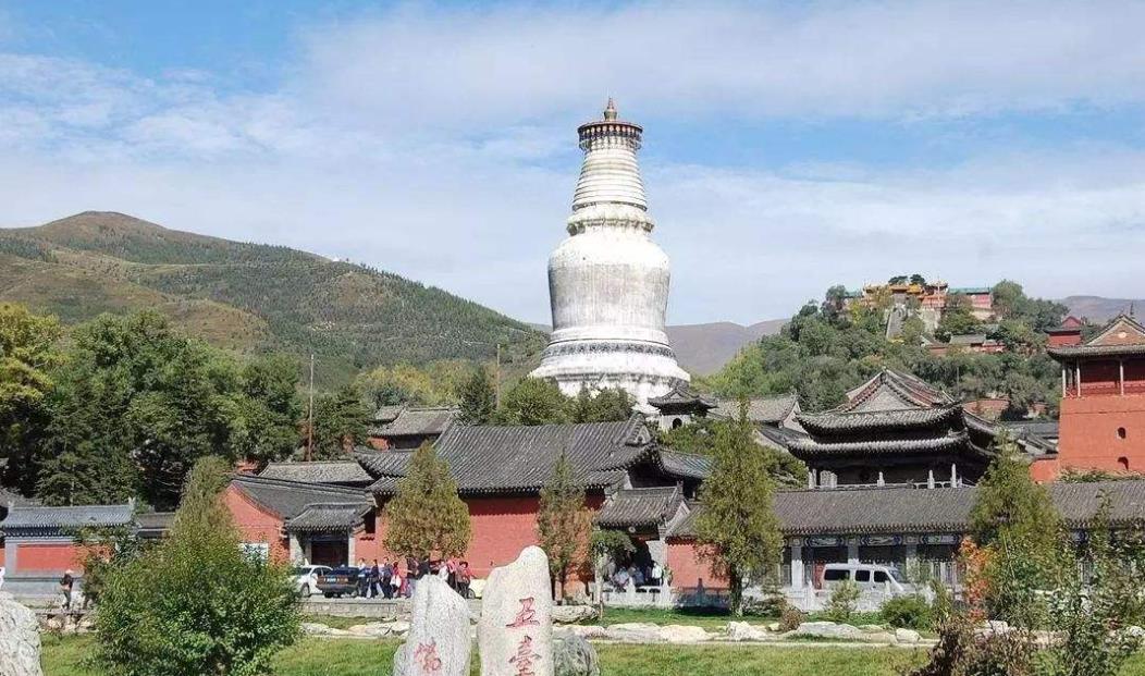 『华山』中国五大名山，去过其中一座就很厉害了，全去过的人几乎没有
