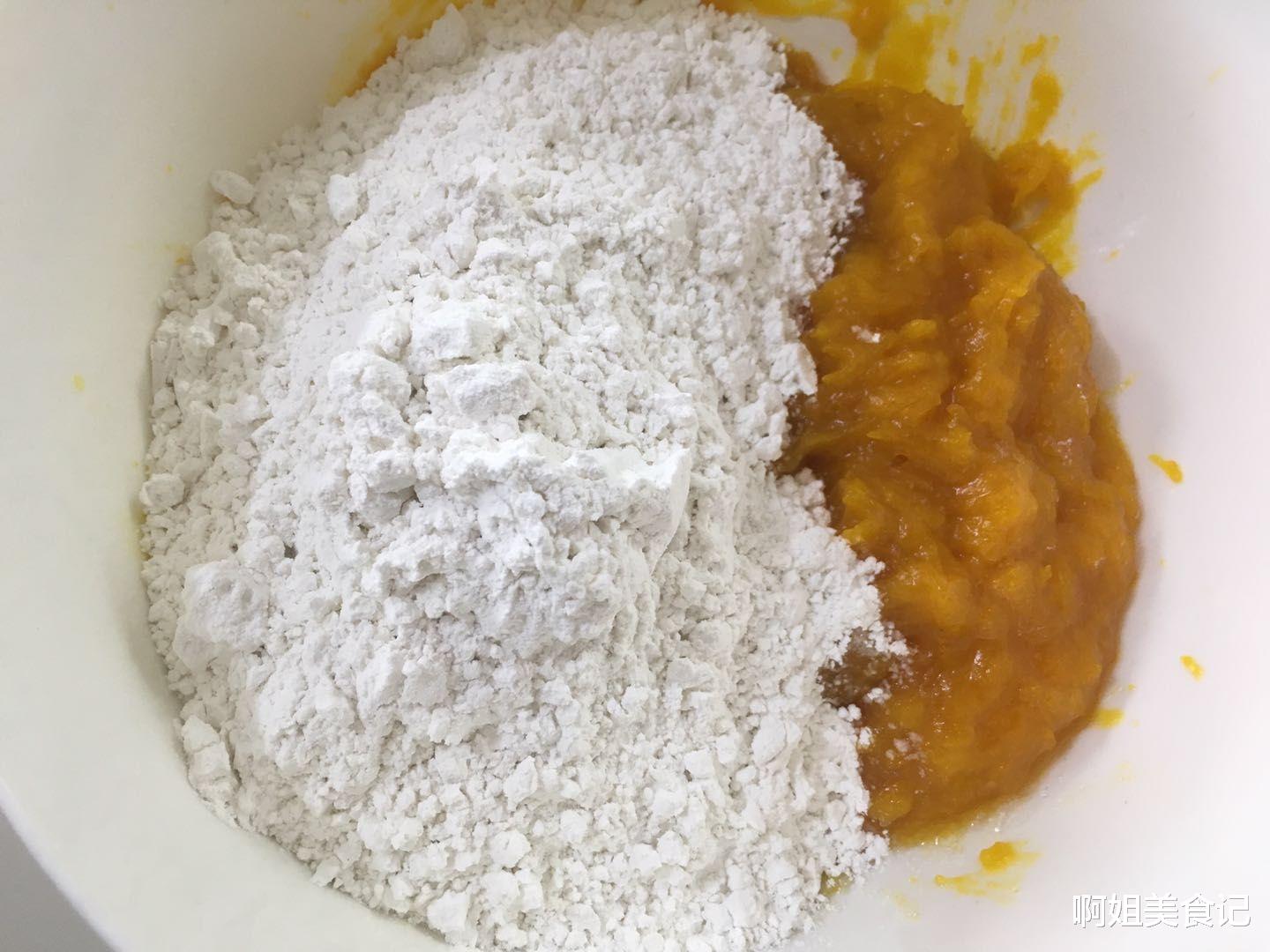 南瓜|秋季要多吃南瓜，不加一滴水，不油炸，软糯香甜，比面包还好吃