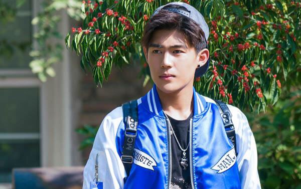 唐嫣：唐嫣工作室签约的四大新人，经夫妻联手打造，一美一帅正当红