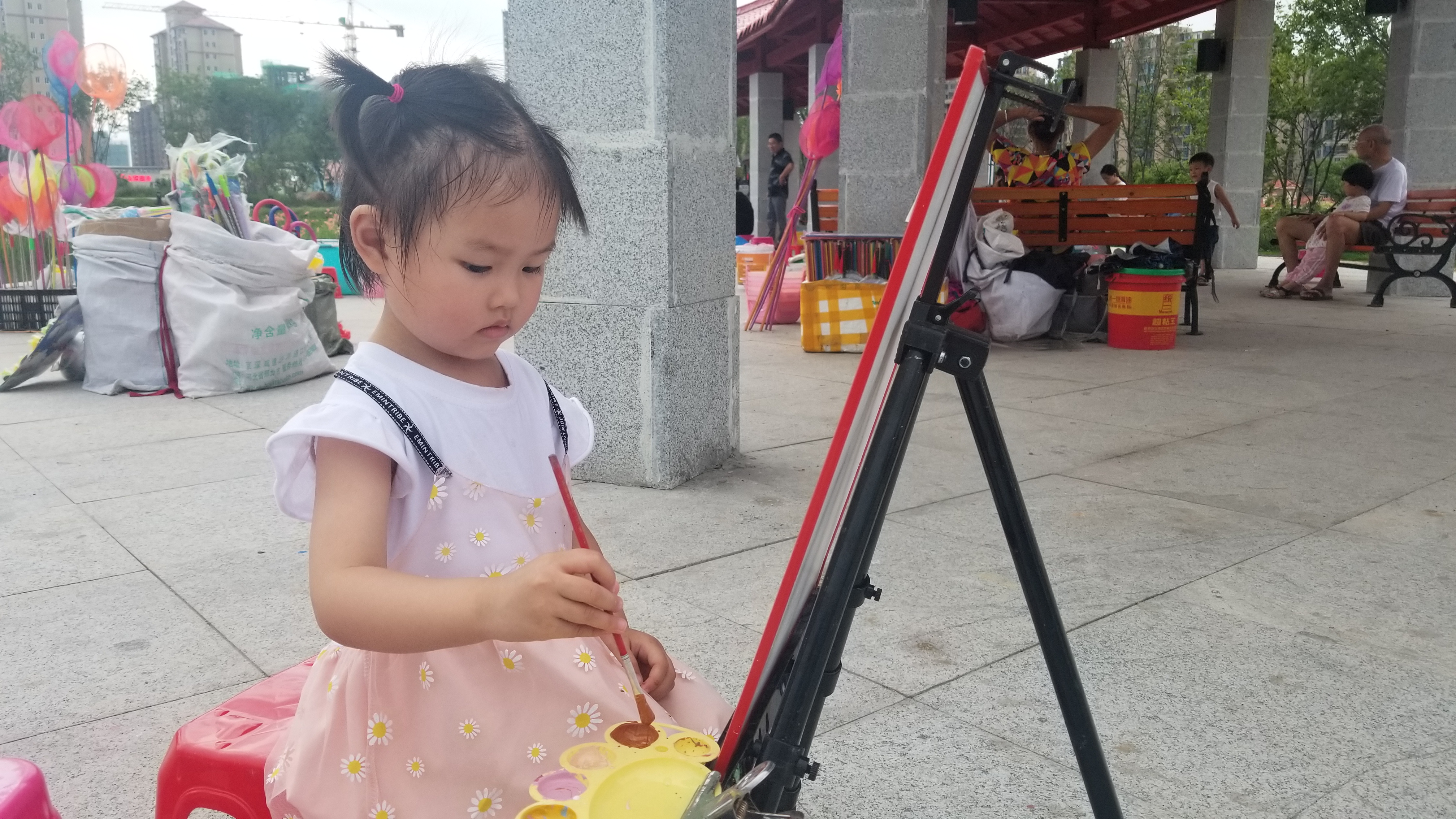 「」这个假日我们这么过，姐妹俩可开心了，一起来看看吧