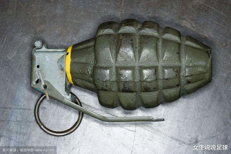 手榴弹：往炮管里扔手榴弹，能不能把坦克炸毁？专家告诉你，只有这种结果