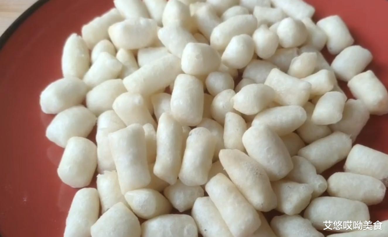 「爆米花」空心爆米花，酥香脆爽，制作简单，一口一把吃不够