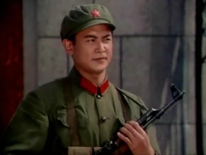 #八一电影制片厂#英俊的唐国强 硬朗的朱时茂 喜剧天才陈佩斯 80年代八一电影厂男神云集TOP10