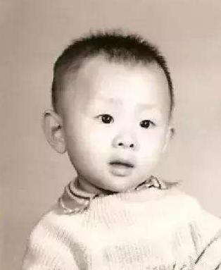 『张译』因为贪玩救了父母命的张译，娶二婚央视主持人，无儿无女很幸福