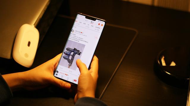 『华为mate30』40W快充，麒麟990加持，半年降价400，顶级华为加速离场