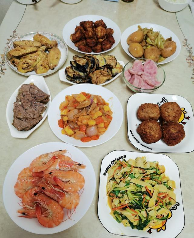 『豆腐』晒晒端午节6个家庭午餐，好吃又经济，网友：第三个最抠门