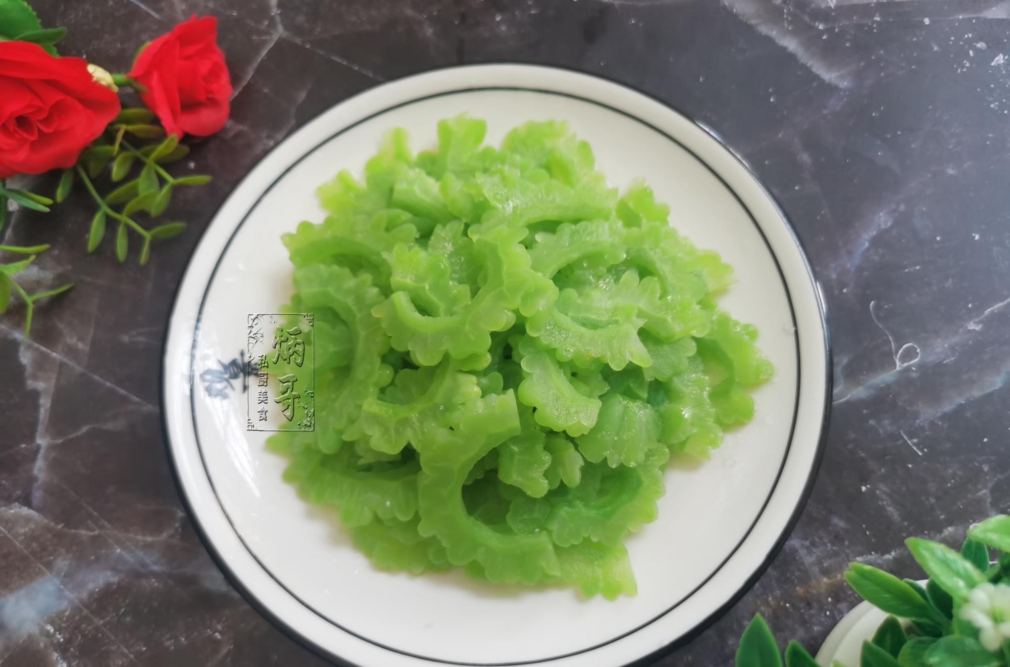 苦瓜|三伏天，大鱼大肉不如他它，清脆爽口营养高，好吃不上火，气色好