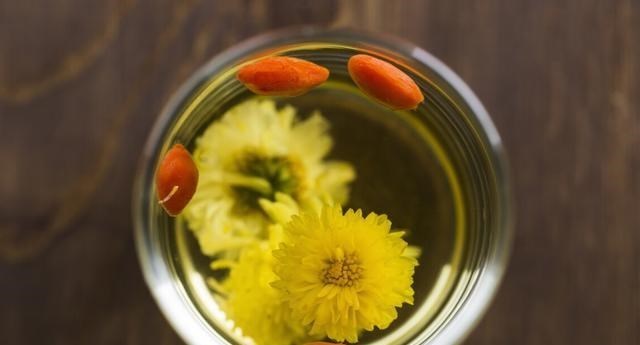 肝脏|晨起有4个异常，八成是肝硬化降临前兆，一个没有，可以偷着乐