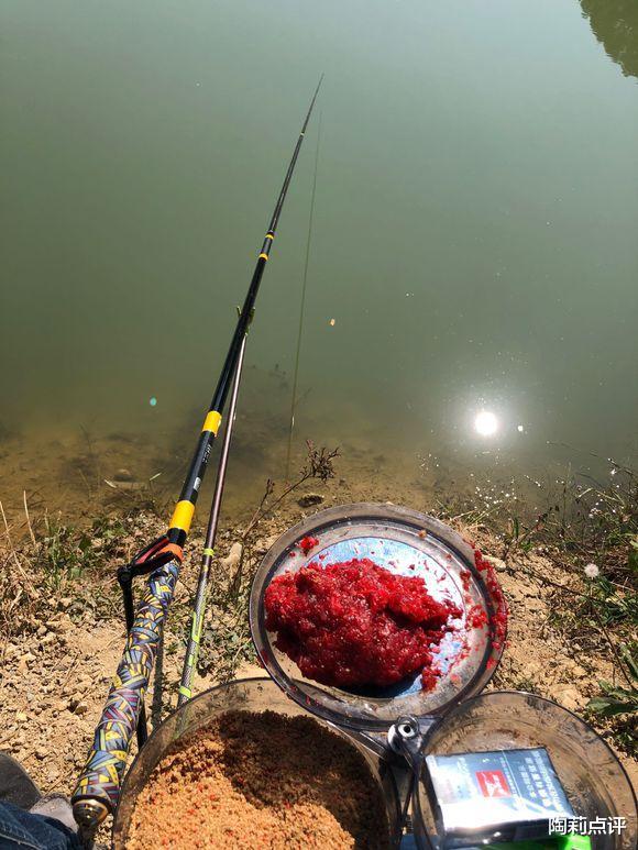 银环蛇|野钓到底如何避蛇？撒药真的管用？这几个方法才靠谱