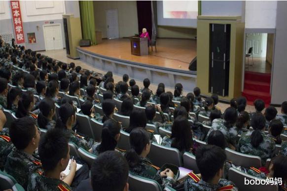 大学|辅导员坦言：大一尽量申请入党，好处还很多，不然以后越来越难