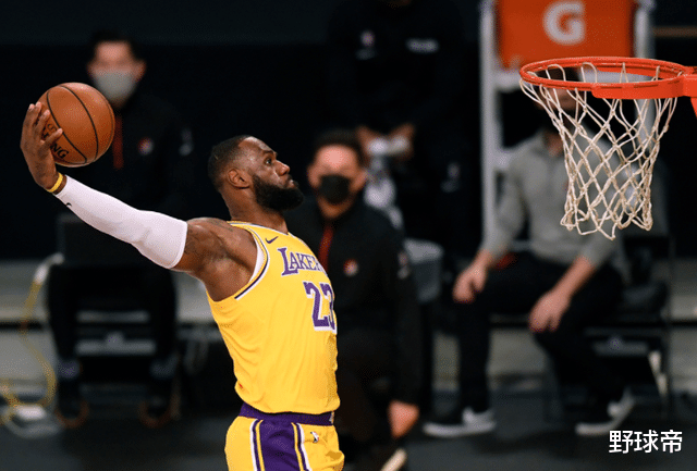 勒布朗·詹姆斯|真老了？8场吃10帽28失误，移动速度倒数第2，别又被他骗了！