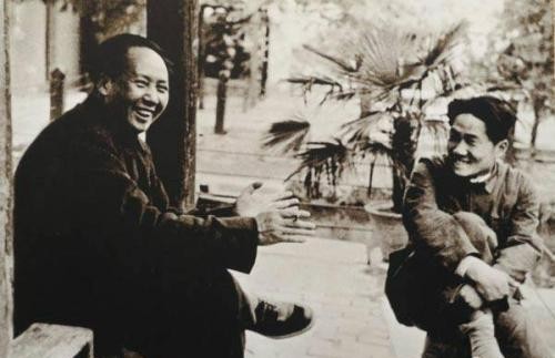 毛岸英|毛岸英当年上战场前问了主席一个问题，主席如何回答？令人落泪