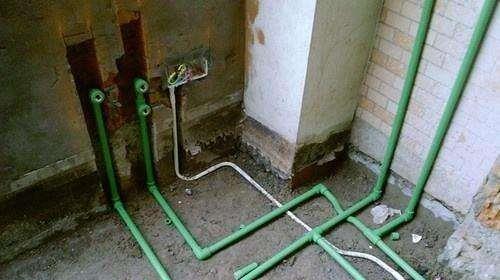 『热水器』家里万万不要这样装冷热水管，一旦工人没装对，立马让他拆了返工