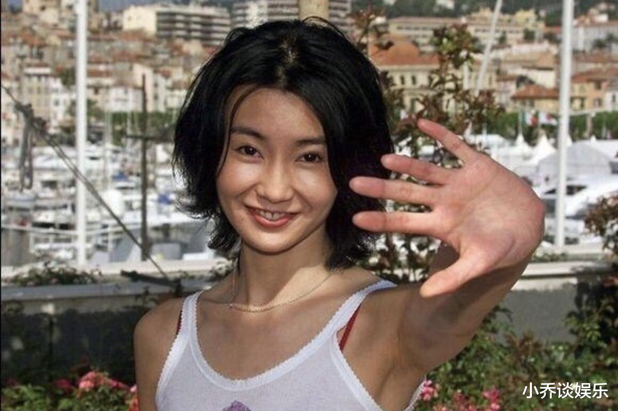 [iu]张曼玉有多不在乎电影节？有时不去有时只穿背心，这操作也没谁了