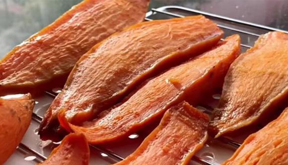 红薯|秋冬正是吃它的时候，才1块多钱一斤，多买些去皮一蒸一晒特好吃