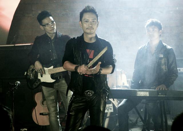 张国荣|出道仅8年力压张国荣，为救小女孩惨遭毁容，他才是真正的影帝！