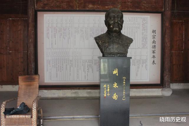 「胡宗南」这个国军名将带领25万大军,却被2万解放军消灭,老蒋以为他是叛徒