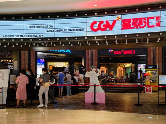 成龙|影院复工首日票房排行榜：吴京第四，沈腾第六，周星驰第九，成龙垫底