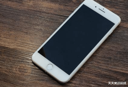 iPhone 7▲罗志祥和周扬青为什么还在用iPhone 7 Plus？可能有4个原因