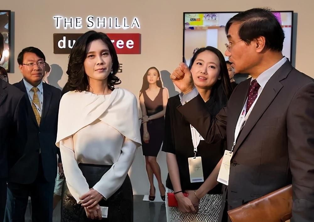 电视剧|最美“首富之女”，生活和拼单名媛有何区别？比电视剧更精彩