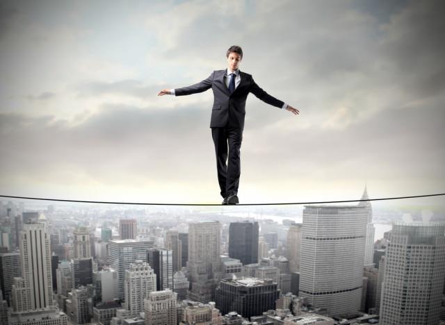 『』有些事，领导不直接找你，让同事联系你，这是啥套路？