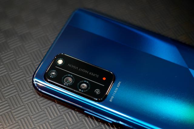 【荣耀x10】荣耀X10体验：不仅仅有5G，还有超强主摄和90Hz屏幕