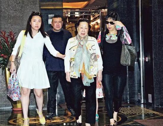 甘比：400亿家产，全给她了？