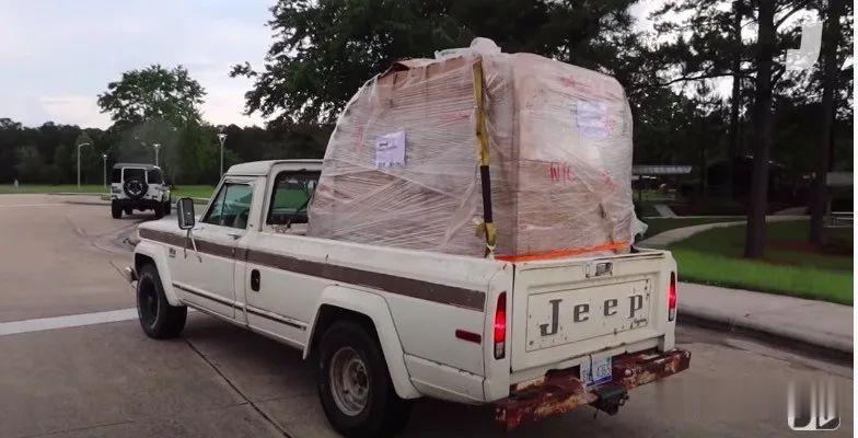 「郭碧婷」美国老哥买了辆中国老年代步车，收到后简直快乐升天…