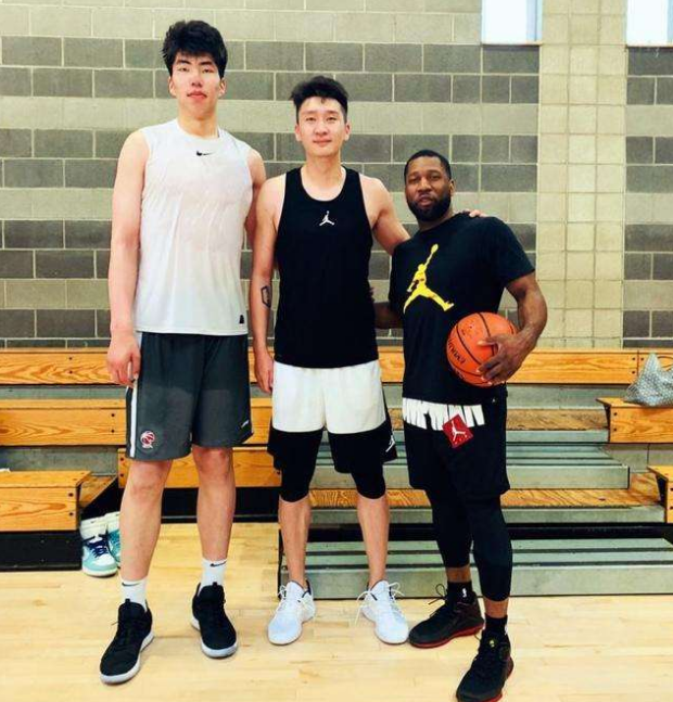 美国队|75%概率进NBA！21届全美排名出炉，中国一新星逼近5星