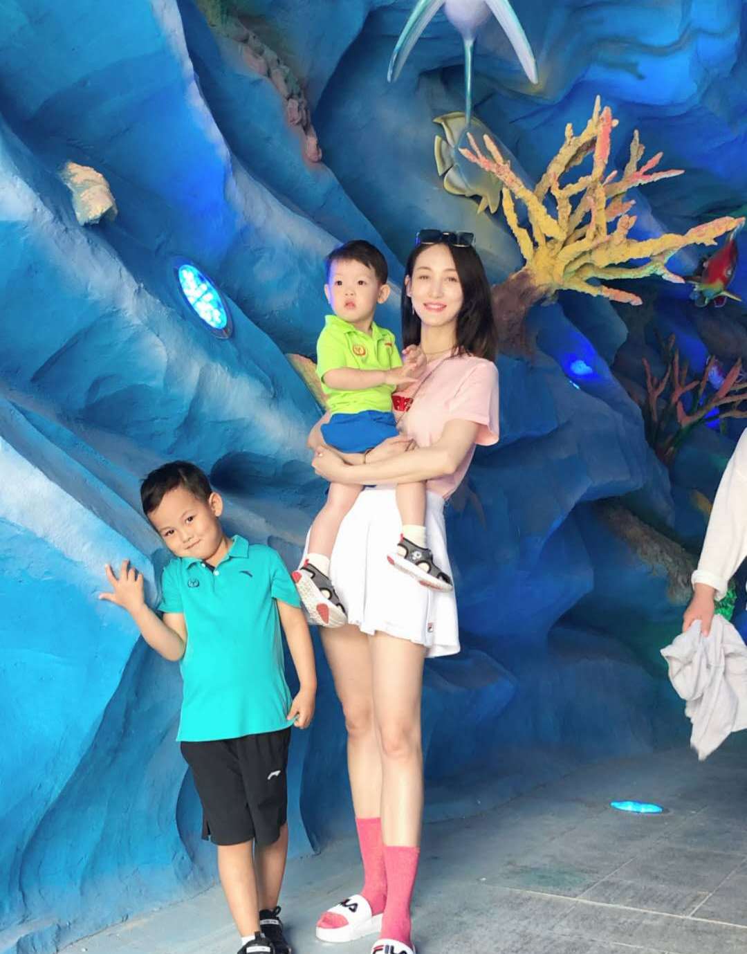 王皓|她是国乒太太团中最美的，嫁给国乒最帅队员，因穿着大胆被人熟知