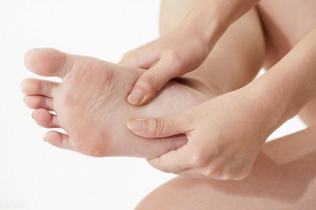 按摩|脚是人体“晴雨表”,出现这10个小变化,你得当心了