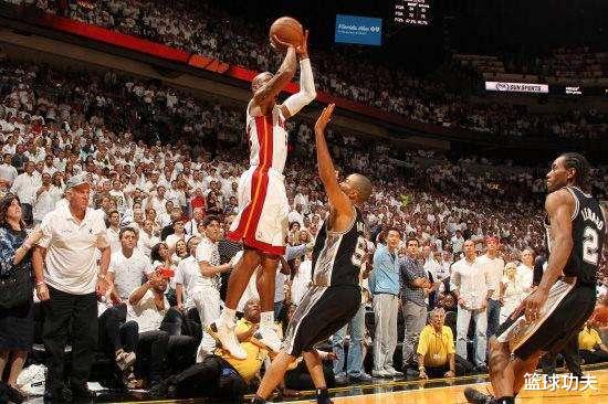 凯里·欧文▲仅95天 篮网主教练被解雇终于是有了结果 欧文的名声可能真臭了!