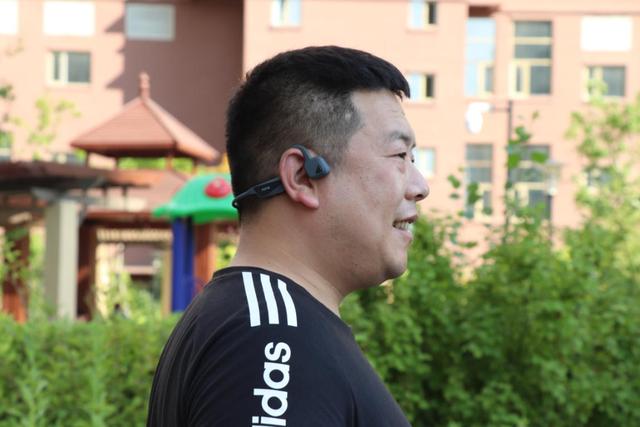 抖音|戴着舒服，音质一般，体验南卡RunnerCC骨传导耳机
