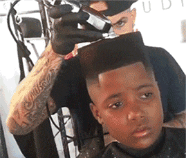 发型|“上课时同桌突然失去生命迹象了，你会怎么办？”神评差点让我没忍住！哈哈哈~