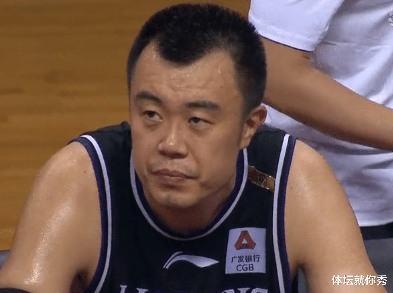 「韩德君」细节：韩德君怒斥1打1，他到底是在对谁发火？不是艾伦，也不是梅奥
