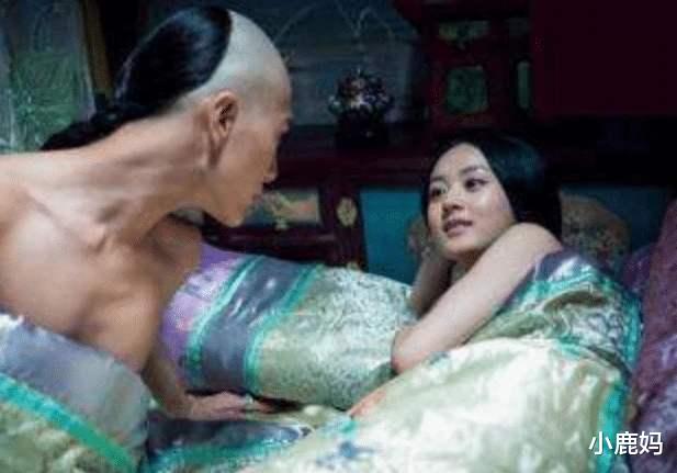 []原来“睡觉戏”是这样拍的, 看到演员的表情, 网友：这才叫演技！