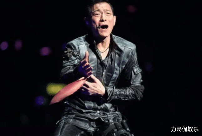 刘德华|刘德华歌唱实力?继蔡国庆后,又一位知名歌手当众吐槽:唱歌没水准
