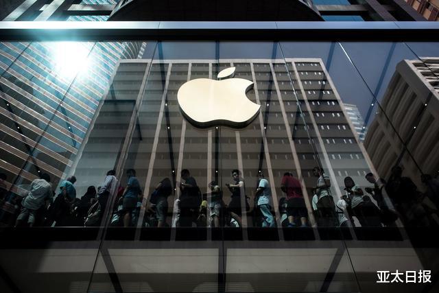 |iPhone越卖越便宜 在三星挑战下苹果还能保住高端手机品牌地位吗？